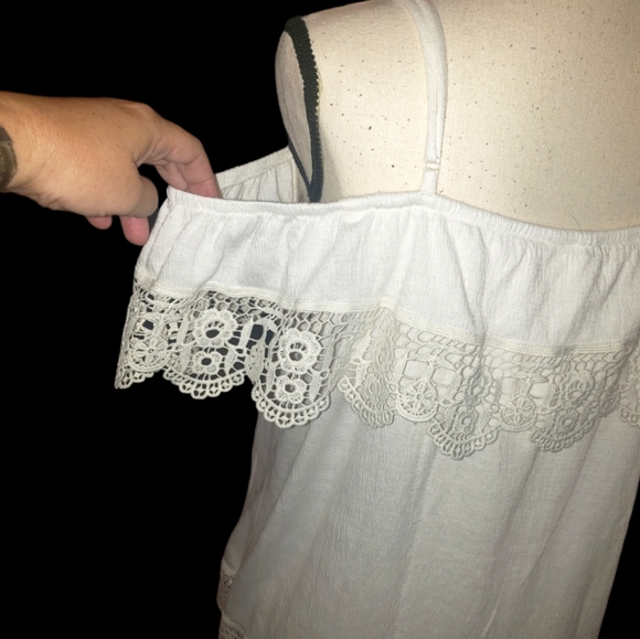 NEW NB Cold-Shoulder Top - Picture 7 of 9